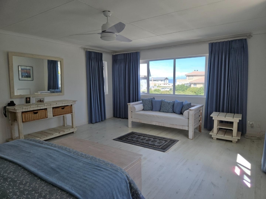 4 Bedroom Property for Sale in Pearly Beach Western Cape